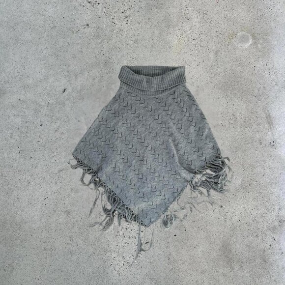 2000s grey fringe poncho - Picture 1 of 6